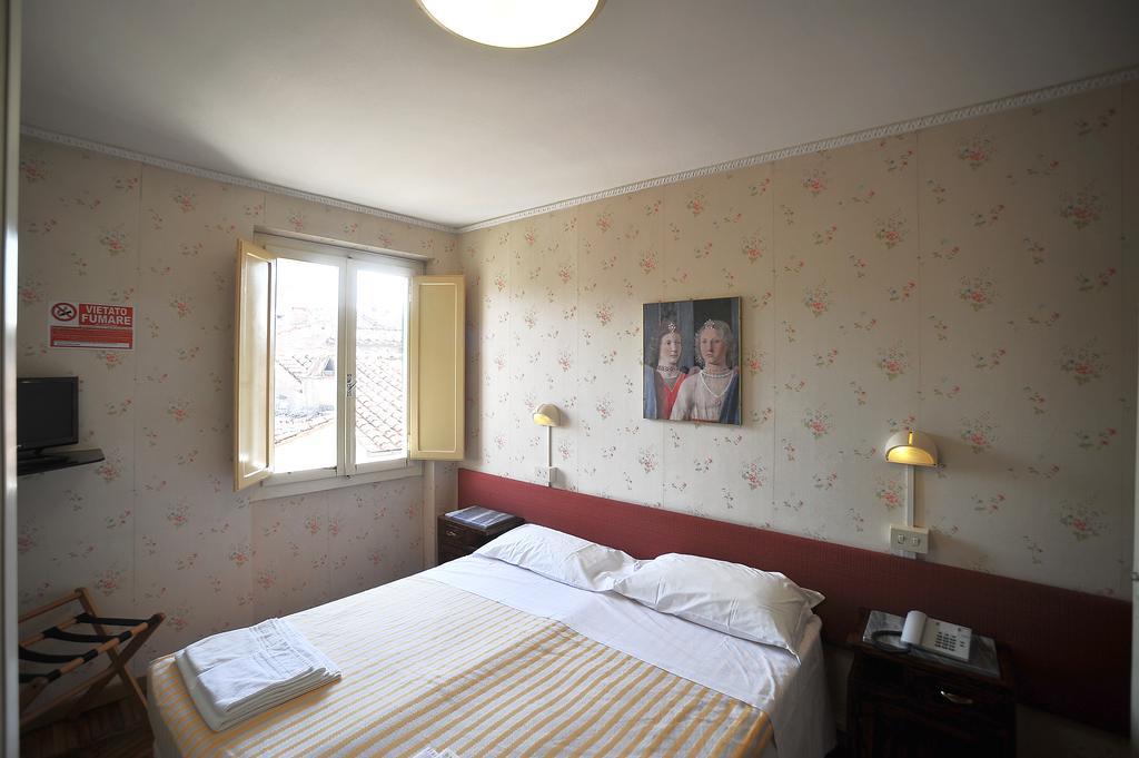 Albergo Fiorentino Sansepolcro Bagian luar foto