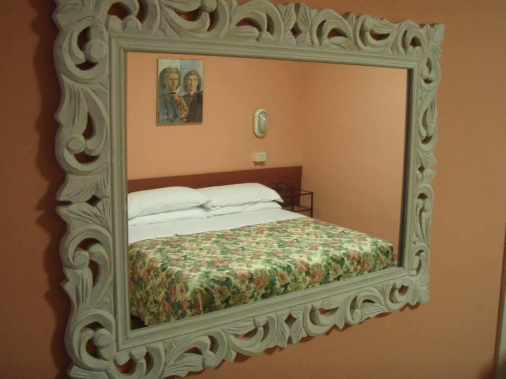 Albergo Fiorentino Sansepolcro Bagian luar foto